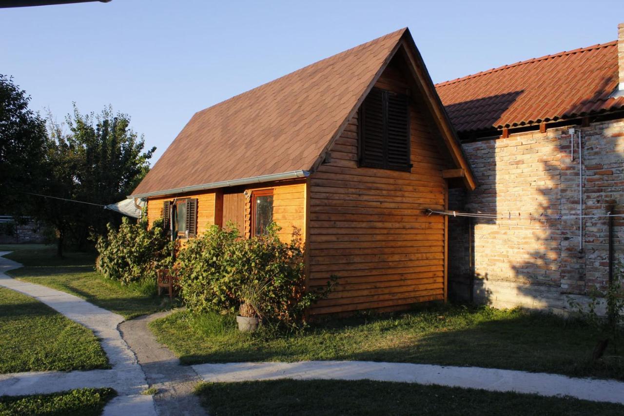 Apartments Osijek By The River Екстериор снимка